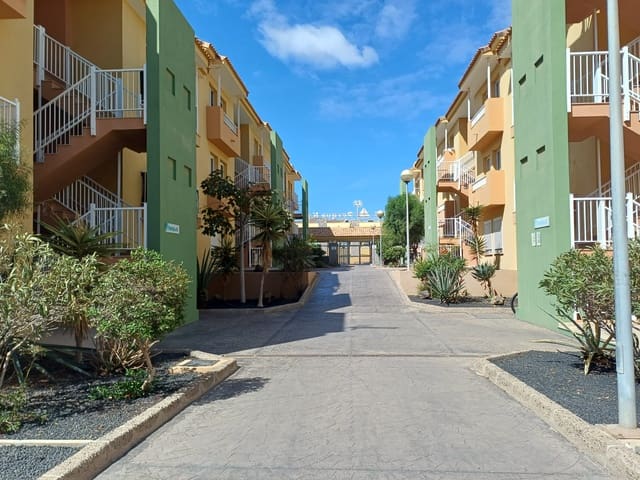 2 slaapkamer Penthouse te koop in Corralejo, La Oliva met zwembad garage - € 245.000 (Ref: 9301939)