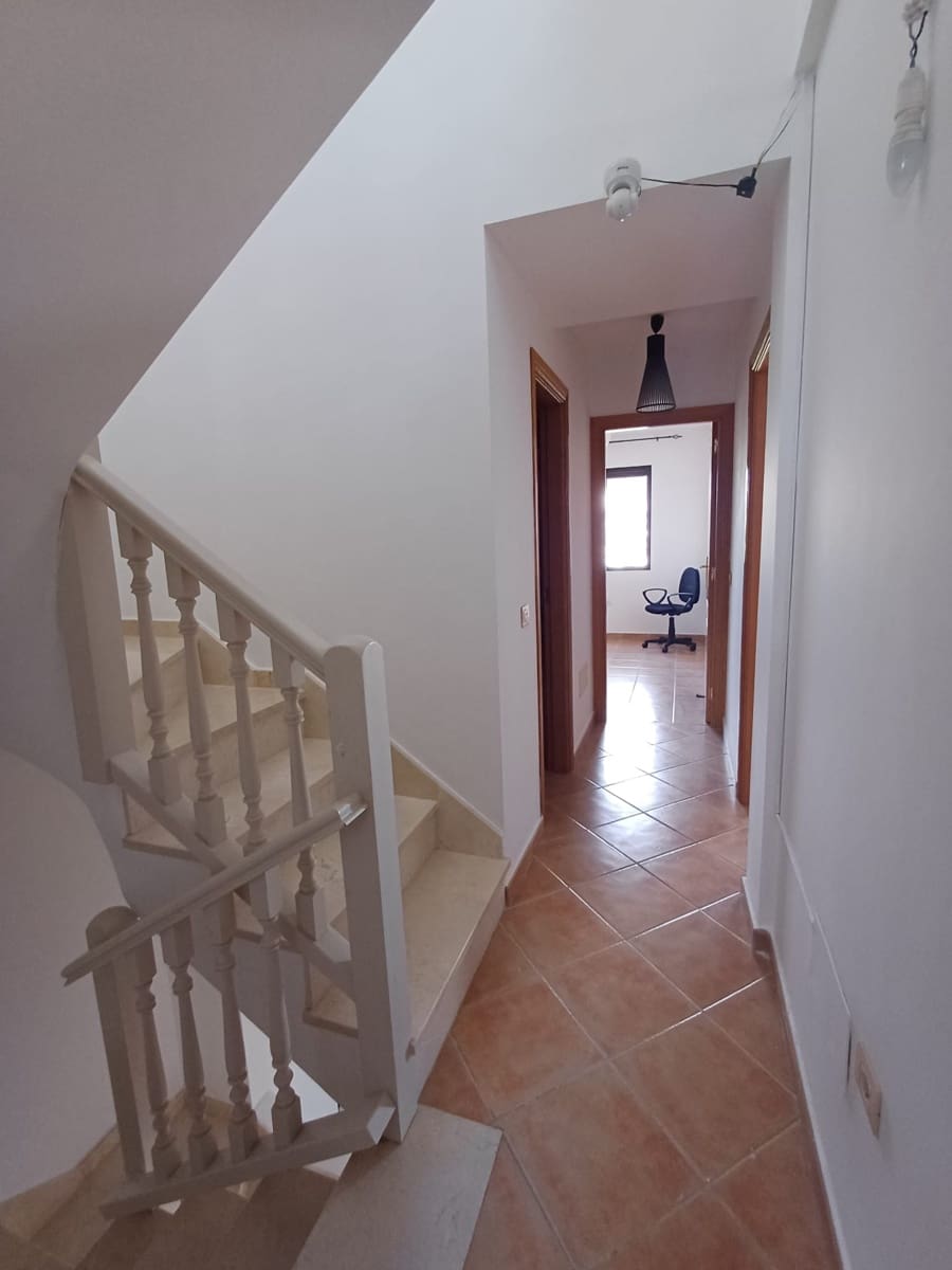 3 slaapkamer Rijtjeshuis te koop in Corralejo met zwembad garage - € 320.000 (Ref: 9386630)