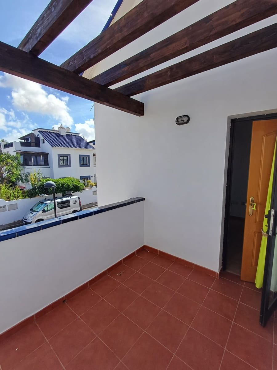 3 slaapkamer Rijtjeshuis te koop in Corralejo met zwembad garage - € 320.000 (Ref: 9386630)
