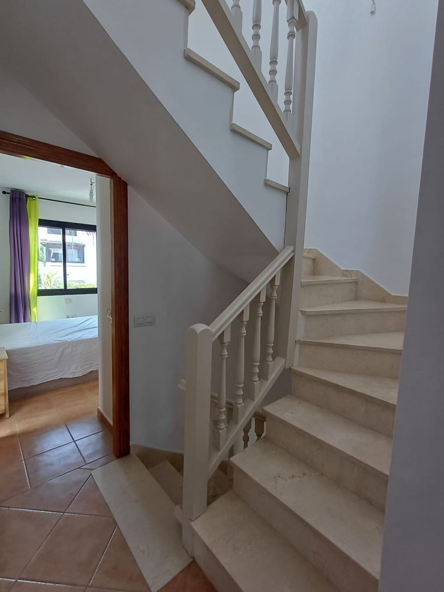 3 slaapkamer Rijtjeshuis te koop in Corralejo met zwembad garage - € 320.000 (Ref: 9386630)