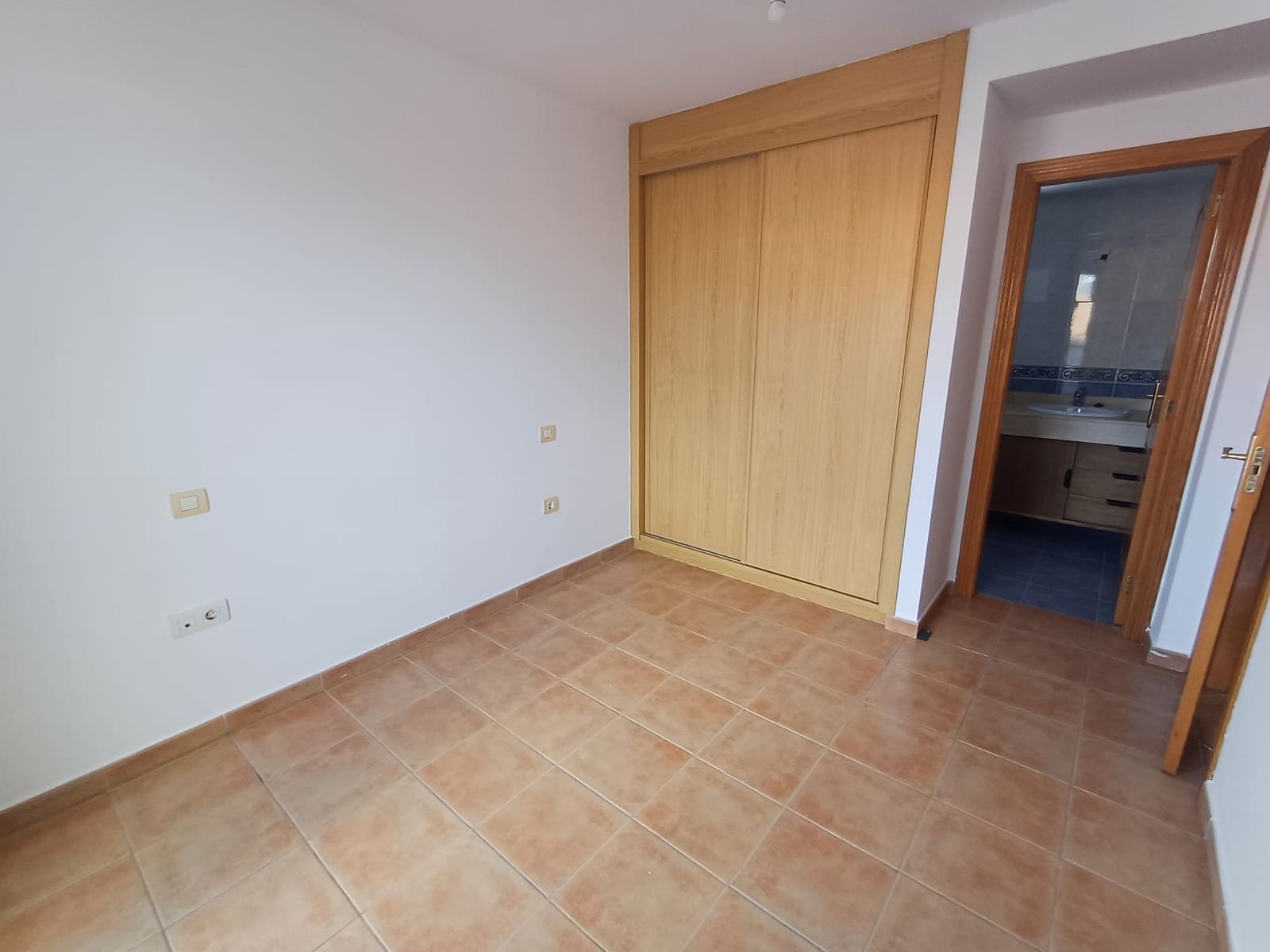 3 slaapkamer Rijtjeshuis te koop in Corralejo met zwembad garage - € 320.000 (Ref: 9386630)