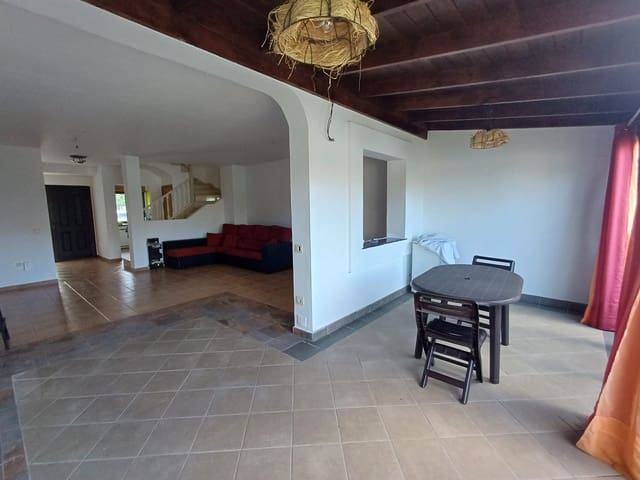 3 quarto Moradia em Banda para venda em Corralejo, La Oliva com piscina garagem - 320 000 € (Ref: 9386630)