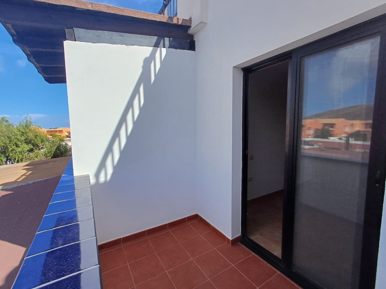 3 slaapkamer Rijtjeshuis te koop in Corralejo met zwembad garage - € 320.000 (Ref: 9386630)