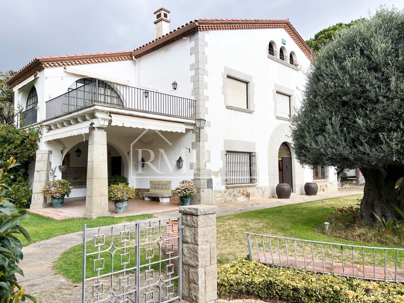 7 soveværelse Villa til salg i Sant Andreu de Llavaneres med garage - € 1.950.000 (Ref: 8861311)