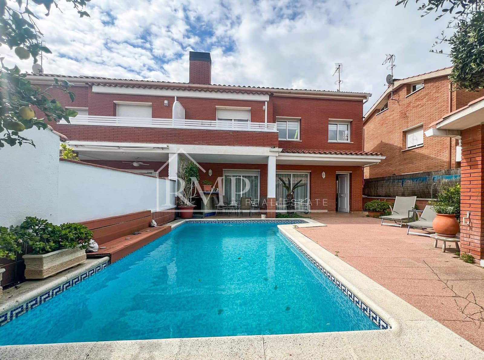 4 soveværelse Villa til salg i Sant Vicenc de Montalt med swimmingpool garage - € 585.000 (Ref: 8869208)