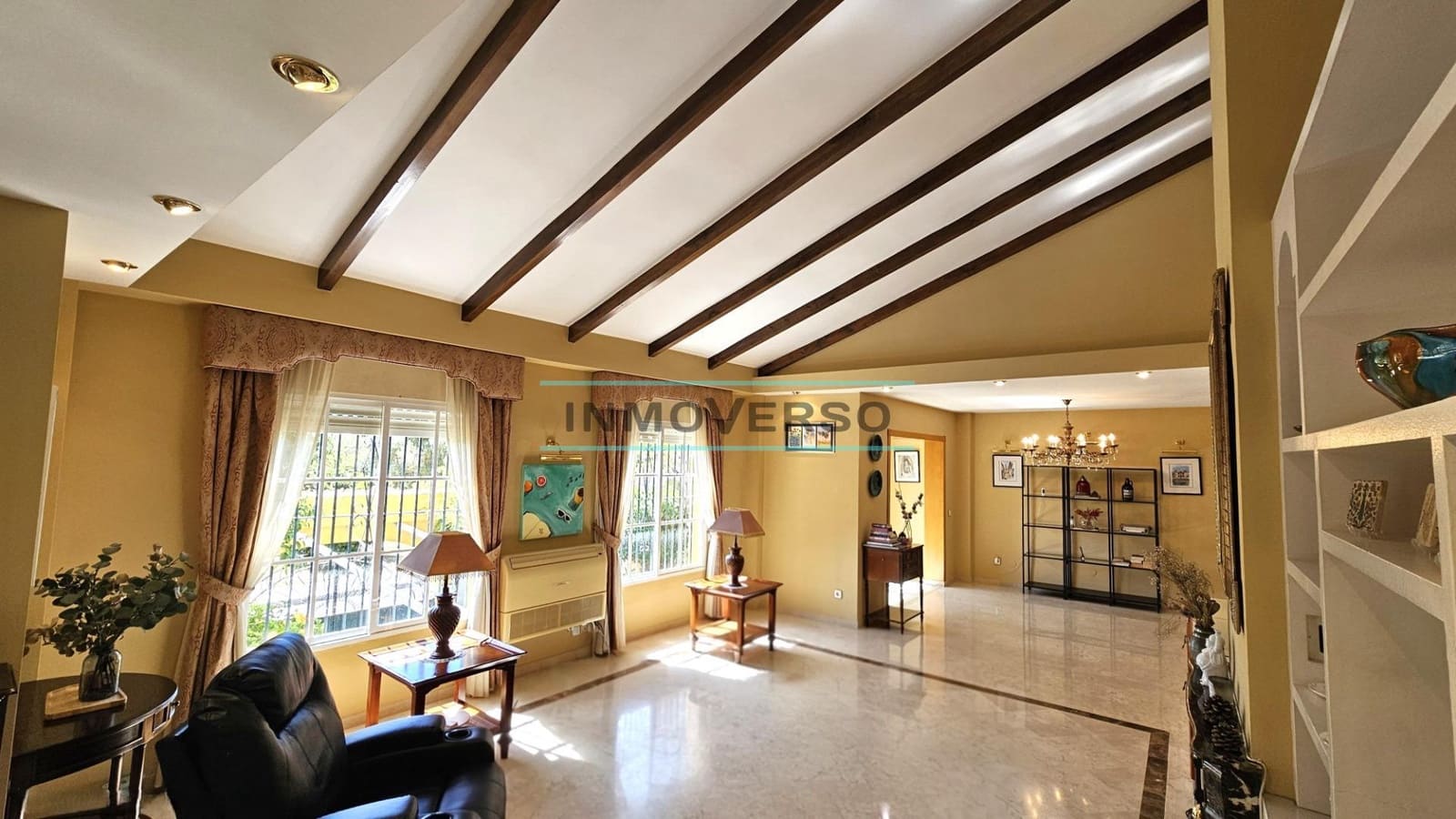 5 bedroom Villa for rent in Torre del Mar with pool garage - € 3,300 (Ref: 10035391)