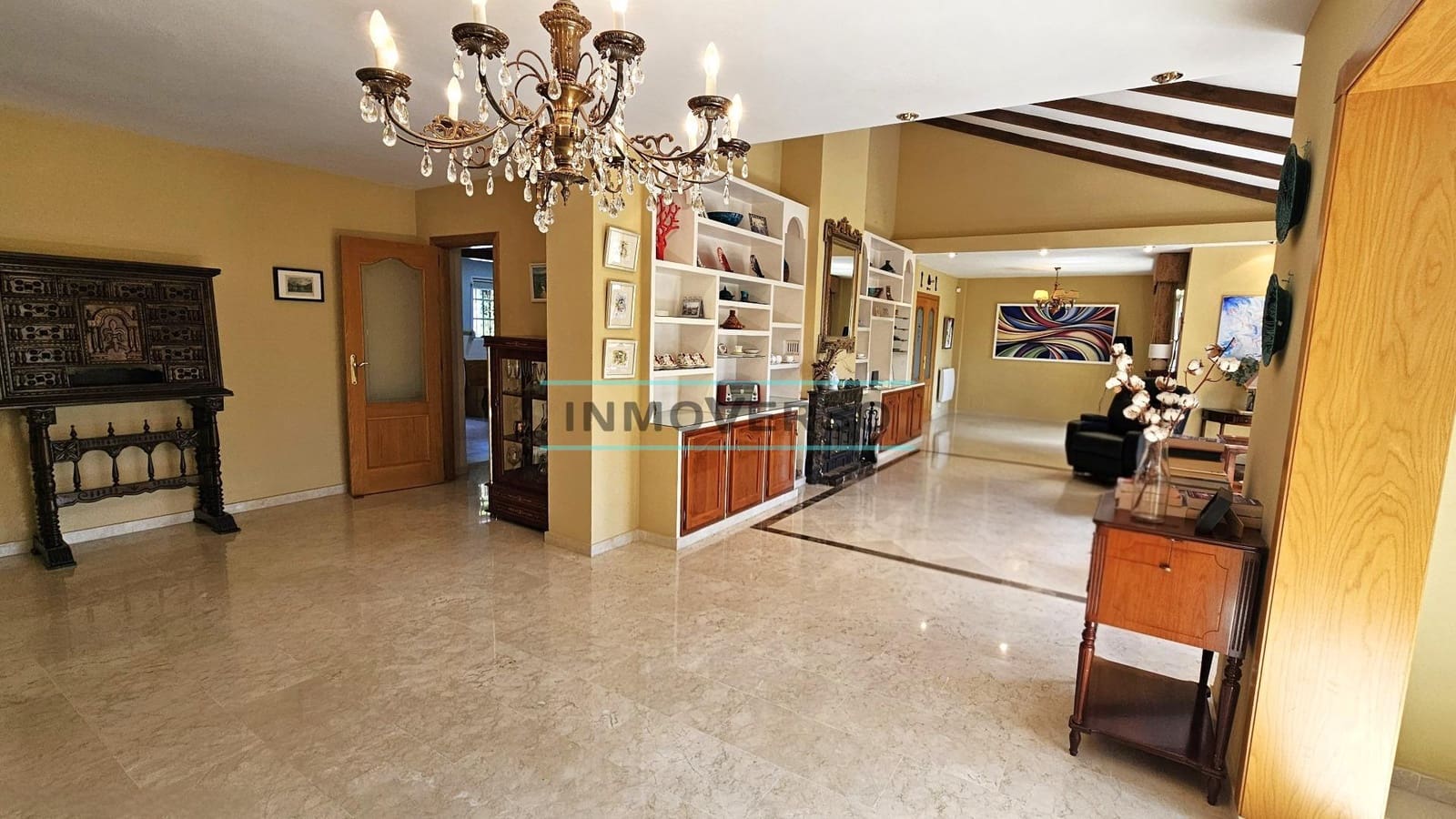 5 bedroom Villa for rent in Torre del Mar with pool garage - € 3,300 (Ref: 10035391)
