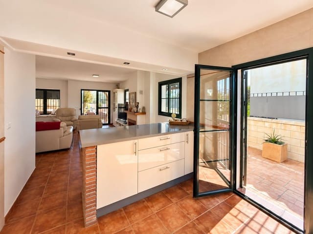 3 soverom Villa til salgs i Alcaucín med svømmebasseng garasje - € 267 000 (Ref: 10078372)