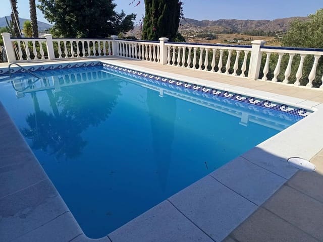 4 Zimmer Villa zu verkaufen in Viñuela mit Pool - 365.000 € (Ref: 8678006)