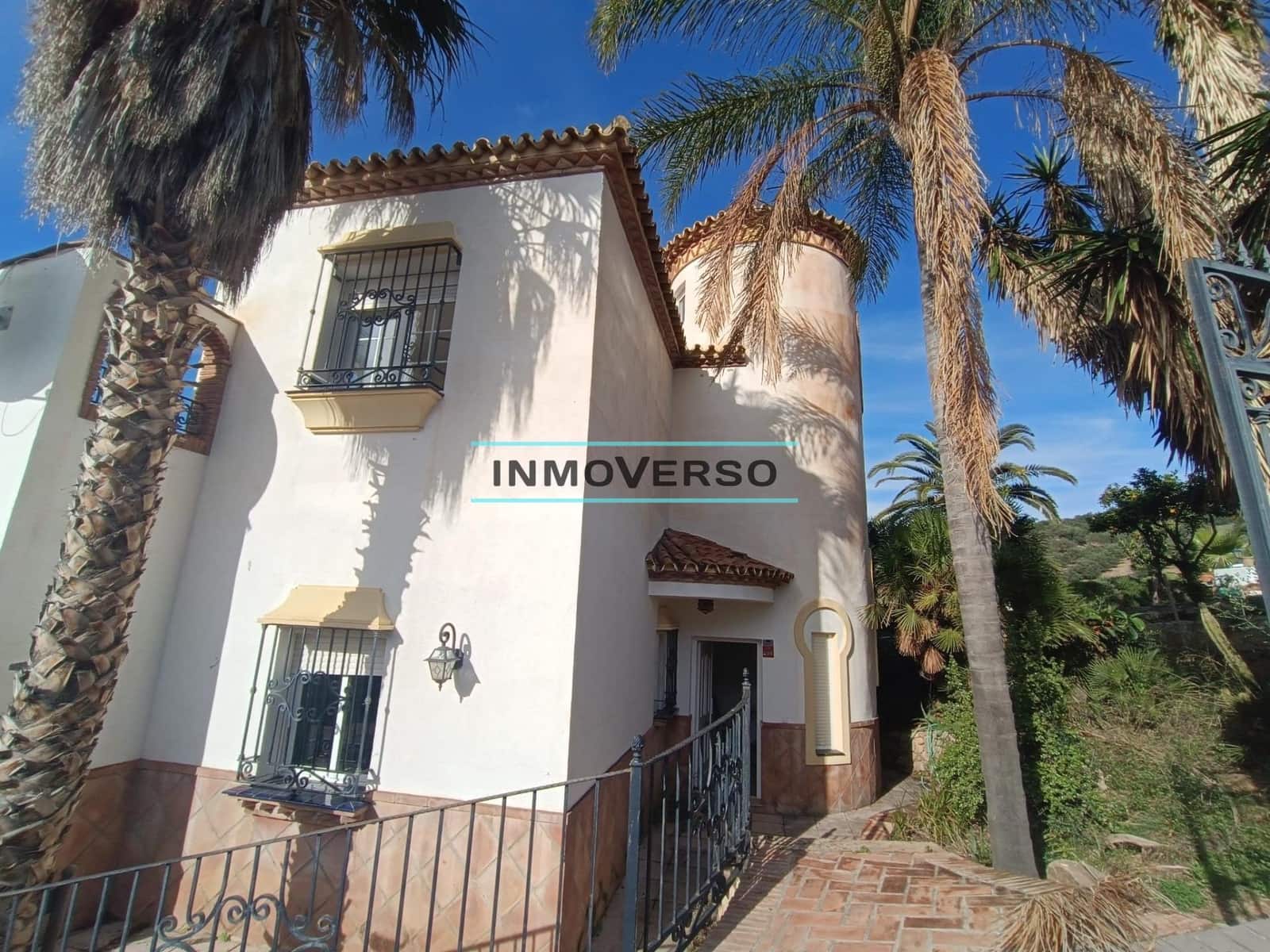 4 Zimmer Villa zu verkaufen in Vinuela mit Pool - 365.000 € (Ref: 8678006)