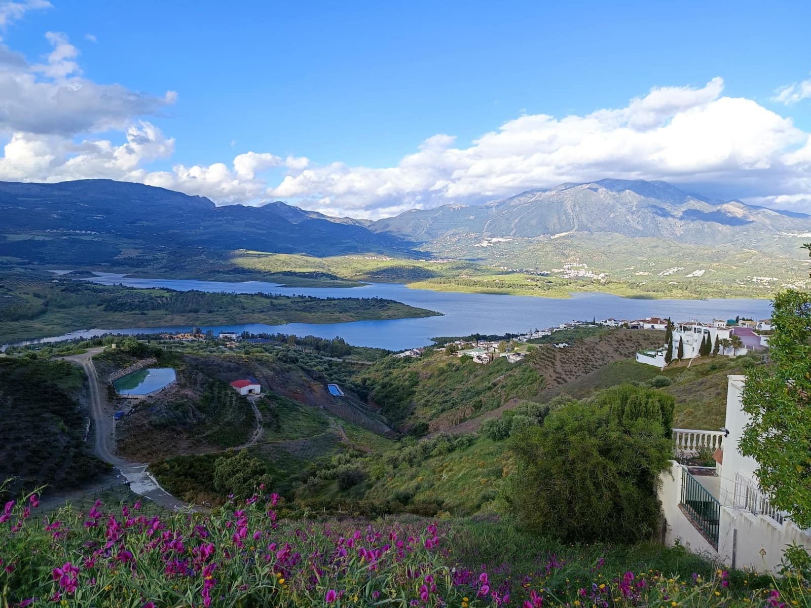 4 Zimmer Villa zu verkaufen in Vinuela mit Pool - 365.000 € (Ref: 8678006)