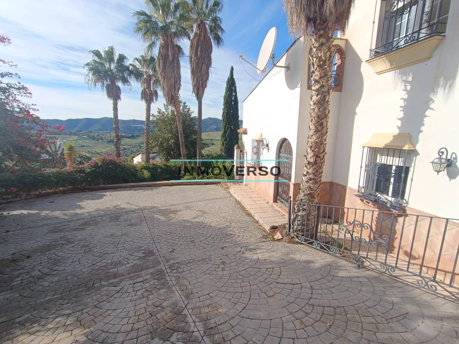 4 Zimmer Villa zu verkaufen in Vinuela mit Pool - 365.000 € (Ref: 8678006)