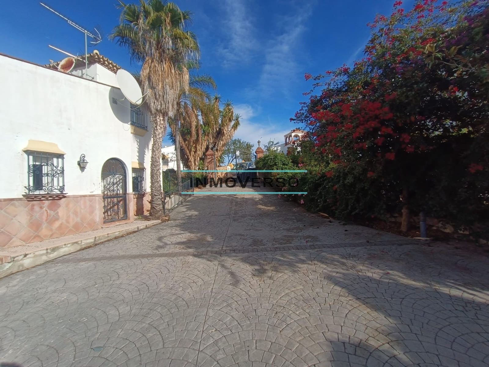 4 Zimmer Villa zu verkaufen in Vinuela mit Pool - 365.000 € (Ref: 8678006)