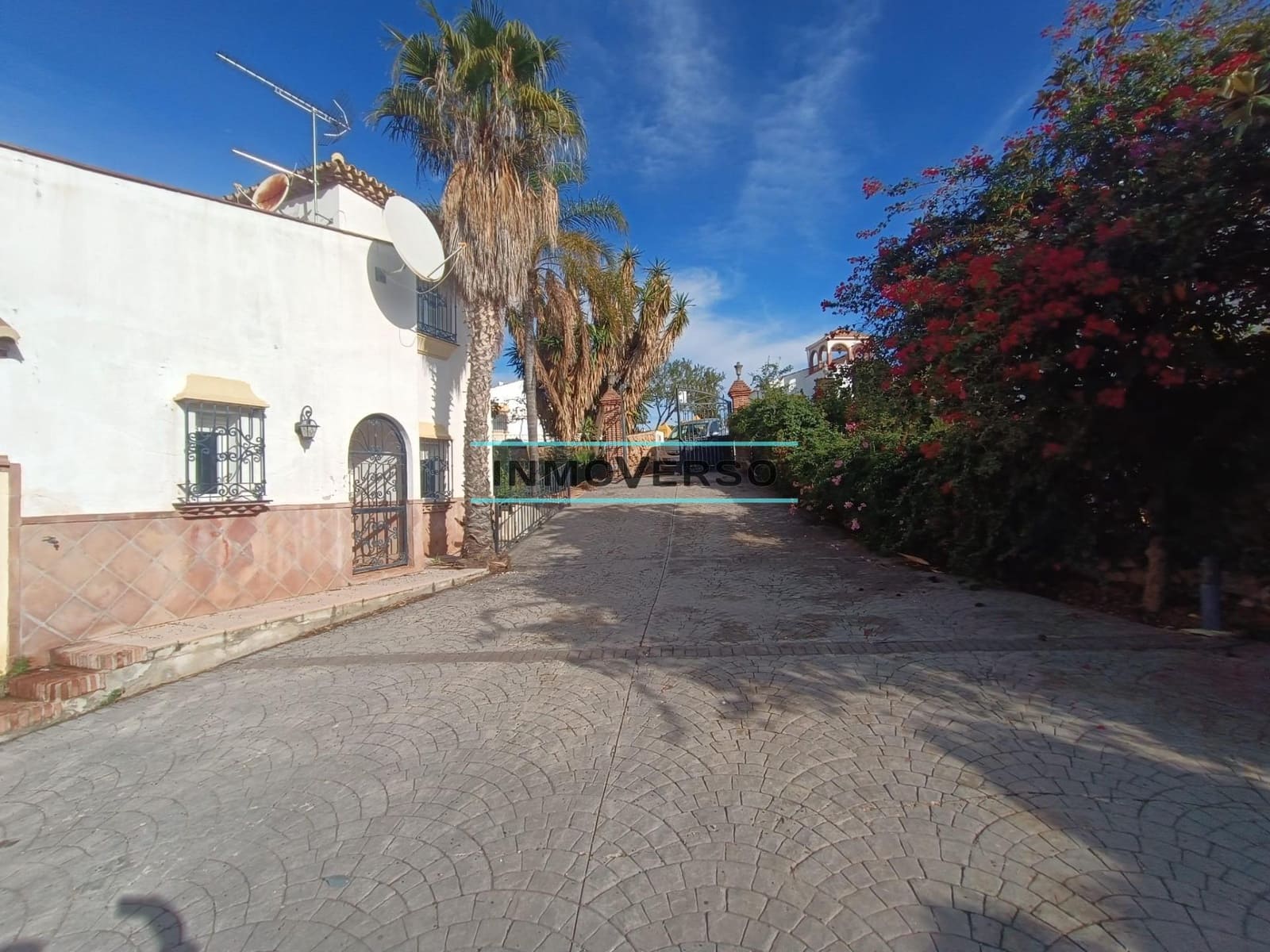 4 Zimmer Villa zu verkaufen in Vinuela mit Pool - 365.000 € (Ref: 8678006)