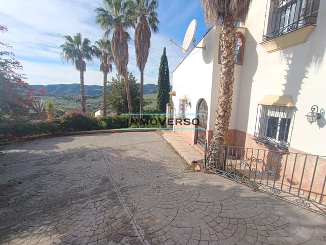4 Zimmer Villa zu verkaufen in Viñuela mit Pool - 365.000 € (Ref: 8678006)