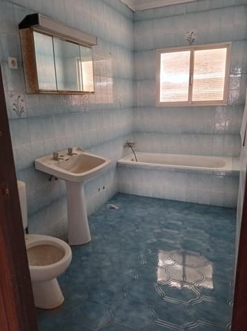 5 slaapkamer Finca/Landhuis te koop in Teba met garage - € 139.000 (Ref: 8923776)