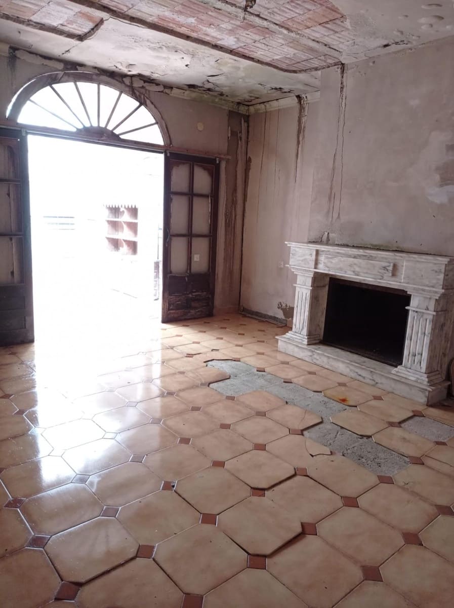 5 soveværelse Finca/Landehus til salg i Teba med garage - € 139.000 (Ref: 8923776)