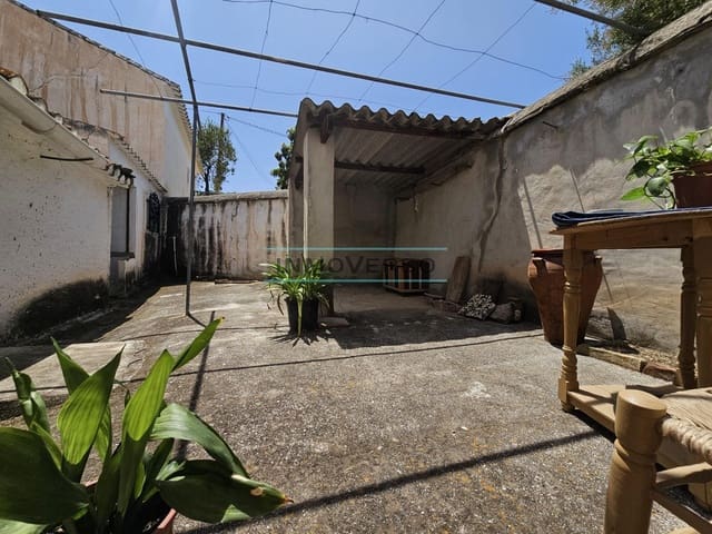 Casa de 3 habitaciones en Viñuela en venta - 86.000 € (Ref: 9050950)
