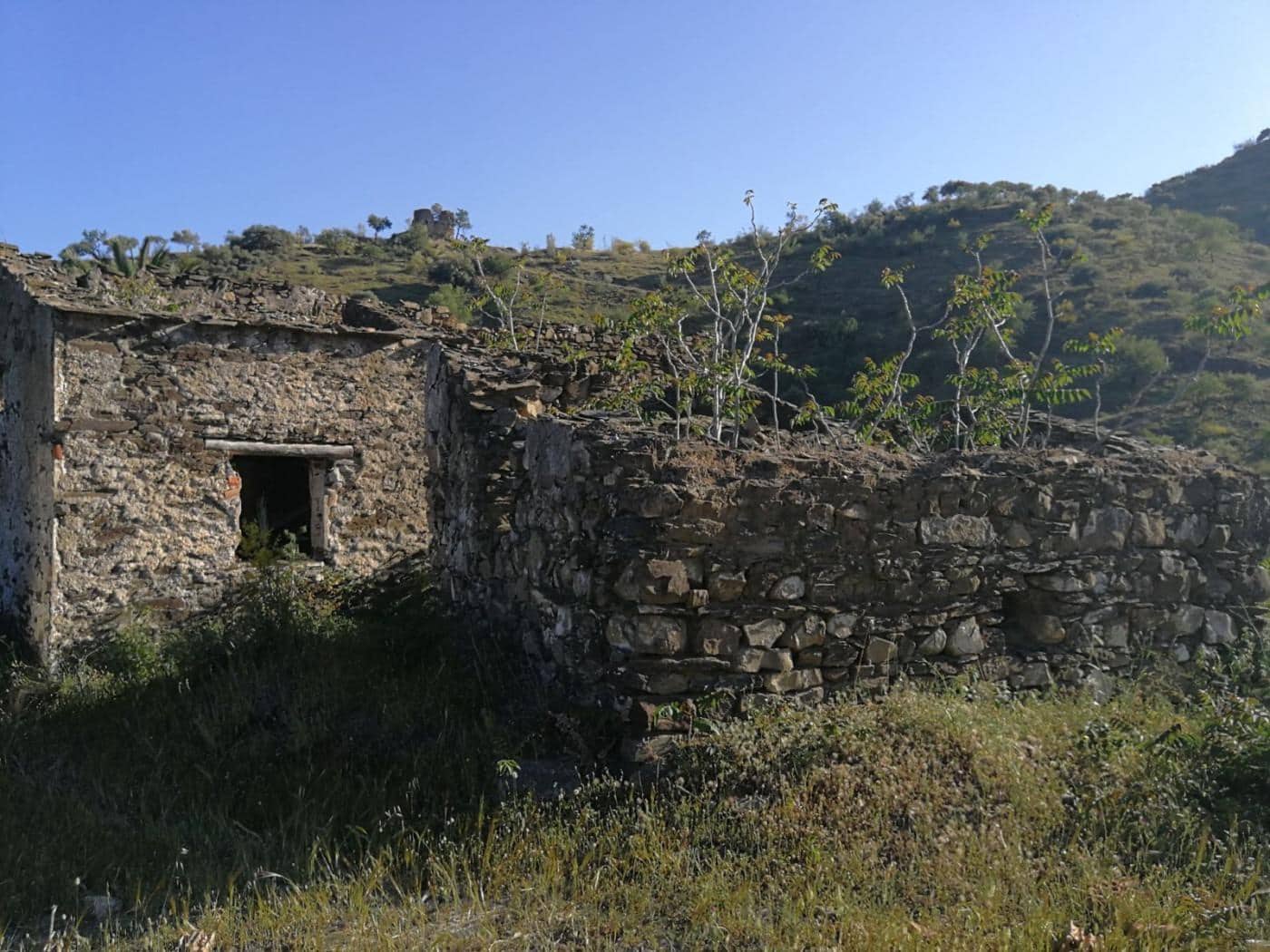 Grunde uden byggetilladelser til salg i Moclinejo - € 168.000 (Ref: 9106449)