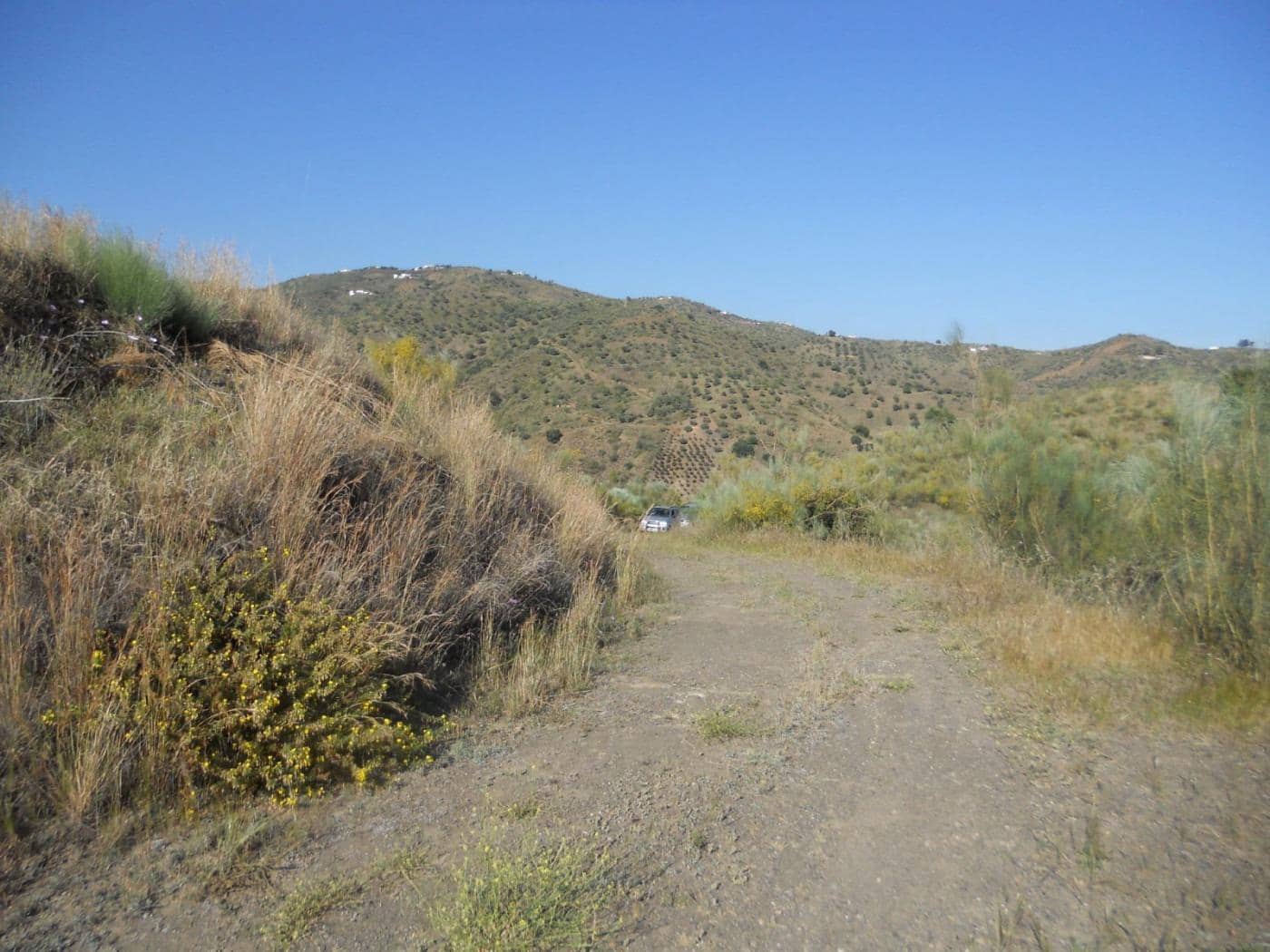 Grunde uden byggetilladelser til salg i Moclinejo - € 168.000 (Ref: 9106449)