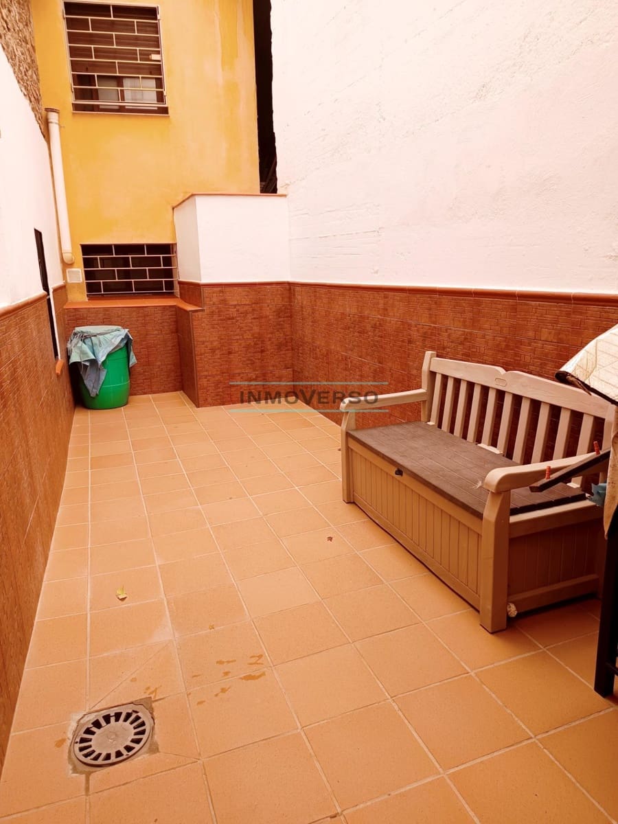 Casa de 4 habitaciones en Viñuela en venta - 150.000 € (Ref: 9217721)