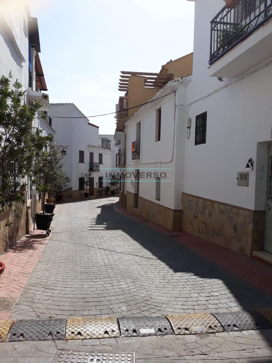Casa de 4 habitaciones en Viñuela en venta - 150.000 € (Ref: 9217721)