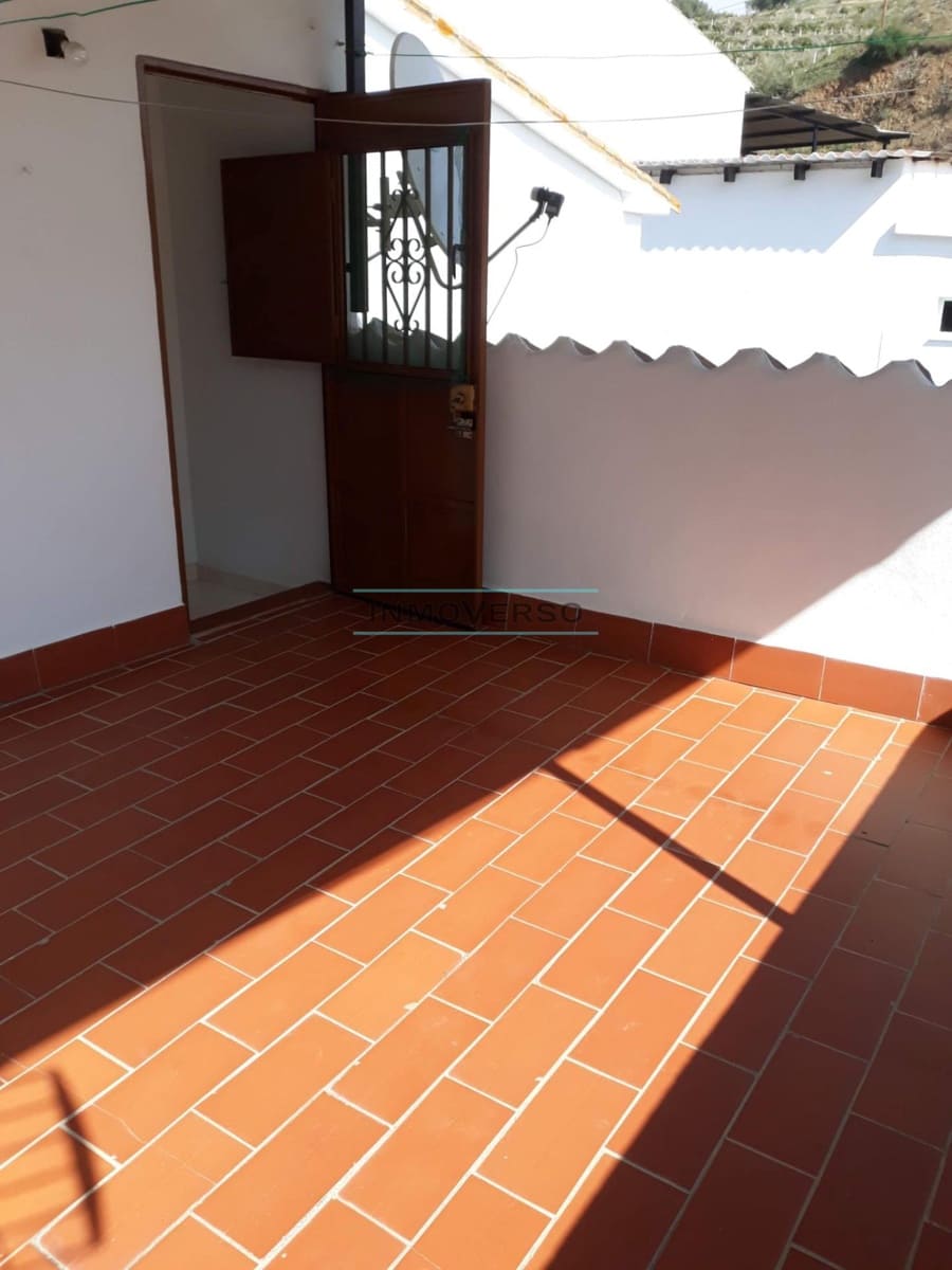 Casa de 4 habitaciones en Viñuela en venta - 150.000 € (Ref: 9217721)