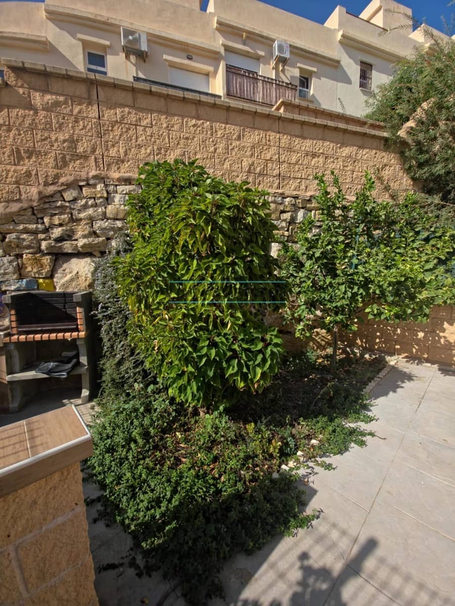 Adosado de 4 habitaciones en Vélez-Málaga en venta con piscina - 335.000 € (Ref: 9310843)