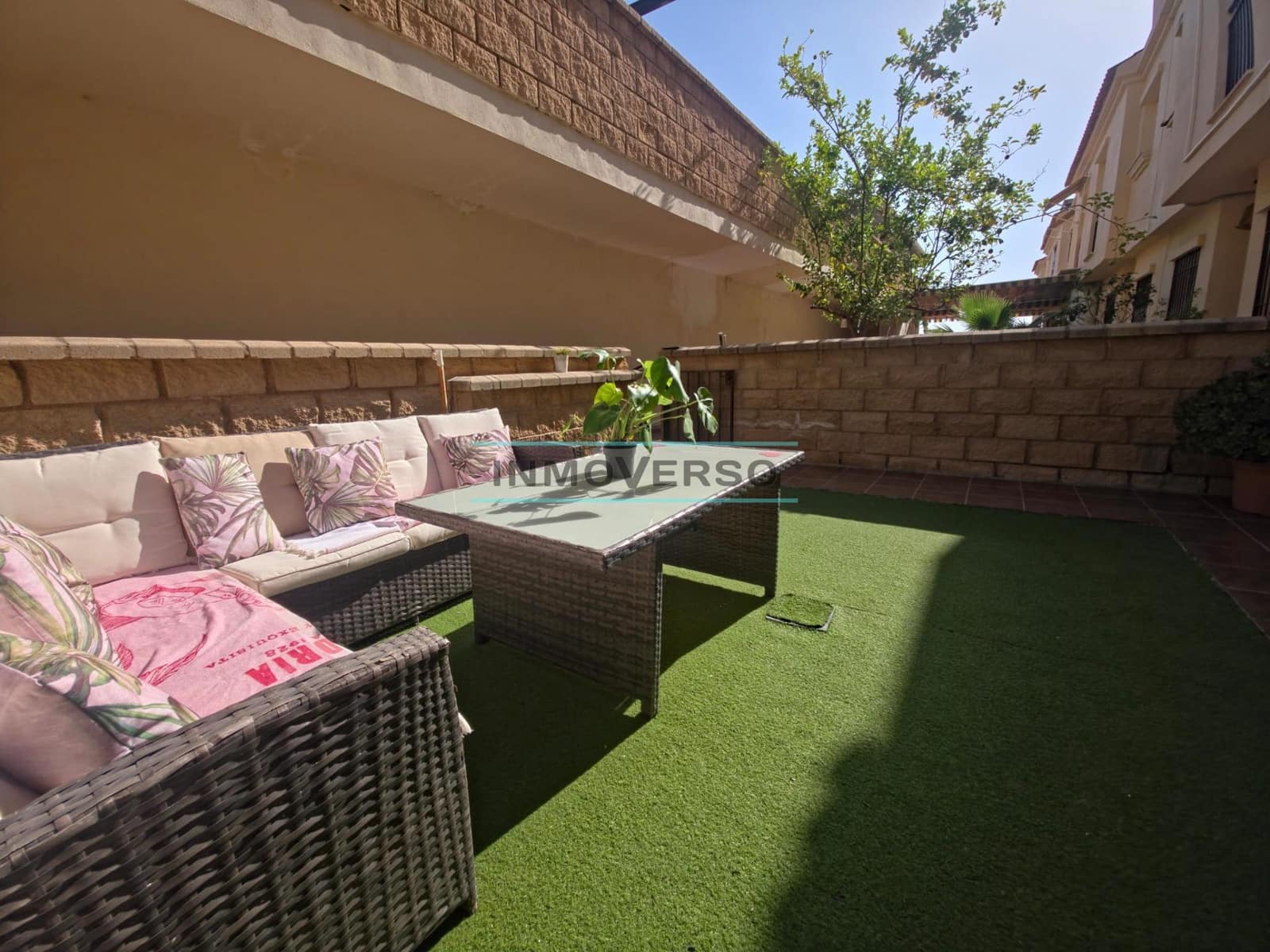 Adosado de 4 habitaciones en Vélez-Málaga en venta con piscina - 335.000 € (Ref: 9310843)