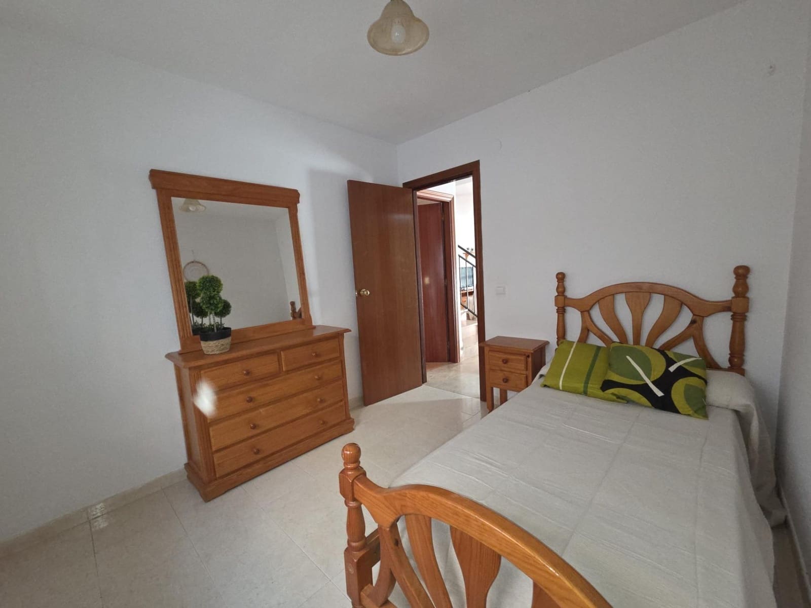 4 makuuhuone Rivitalo myytävänä paikassa Chilches mukana uima-altaan 
autotalli - 395 000 € (Ref: 9385554)