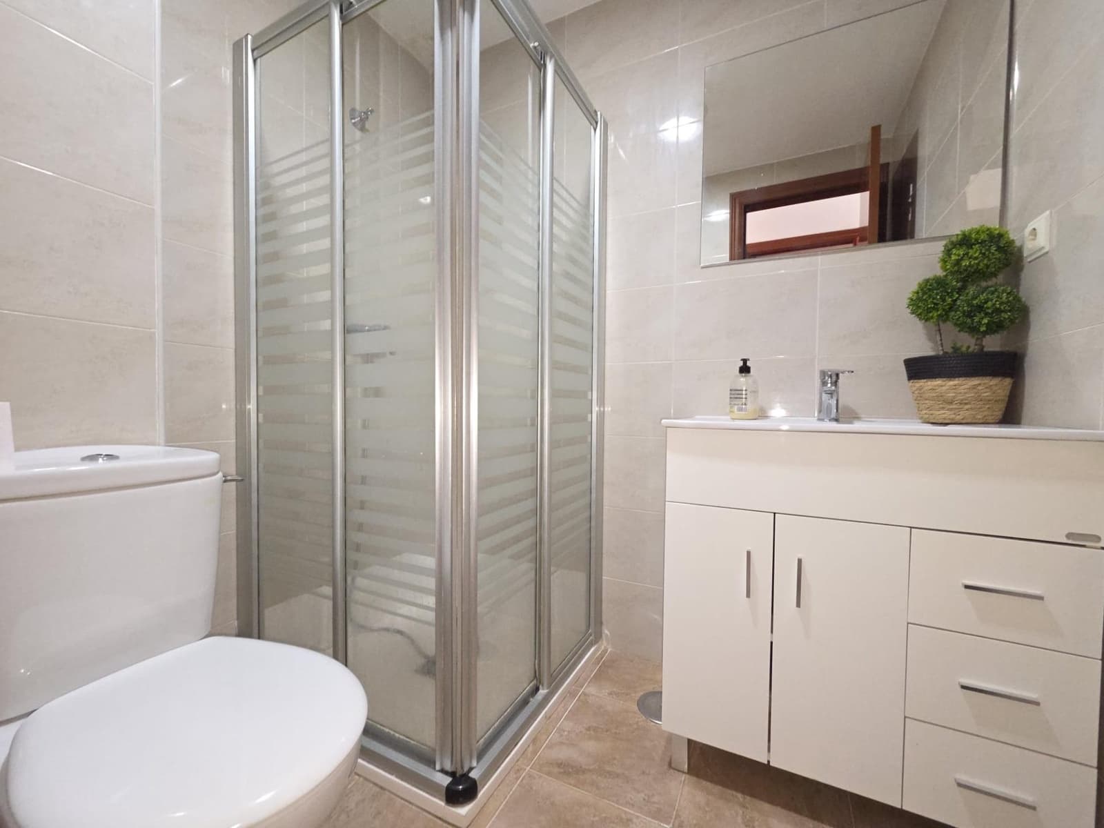 4 makuuhuone Rivitalo myytävänä paikassa Chilches mukana uima-altaan 
autotalli - 395 000 € (Ref: 9385554)