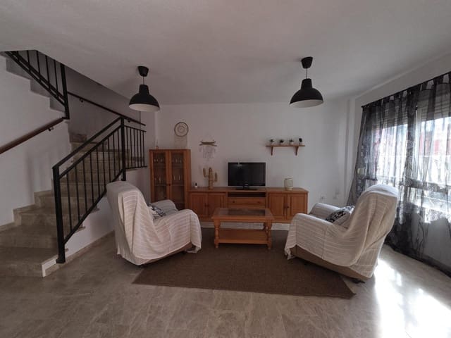 4 makuuhuone Rivitalo myytävänä paikassa Chilches, Vélez-Málaga mukana uima-altaan 
autotalli - 395 000 € (Ref: 9385554)