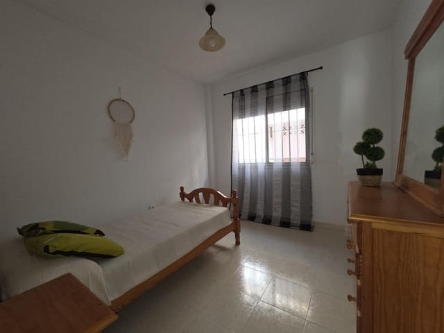 4 makuuhuone Rivitalo myytävänä paikassa Chilches, Vélez-Málaga mukana uima-altaan 
autotalli - 395 000 € (Ref: 9385554)