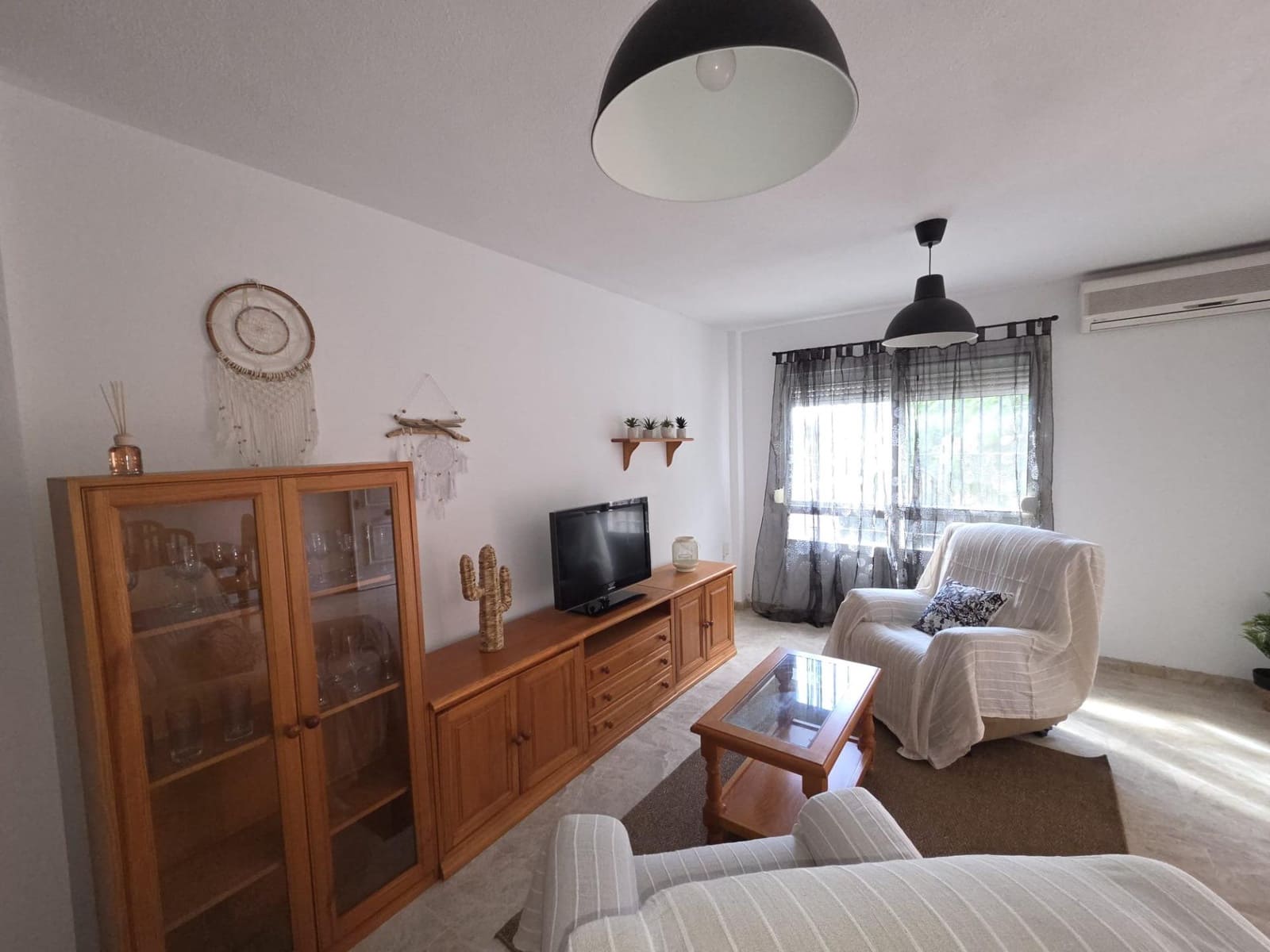 4 makuuhuone Rivitalo myytävänä paikassa Chilches mukana uima-altaan 
autotalli - 395 000 € (Ref: 9385554)