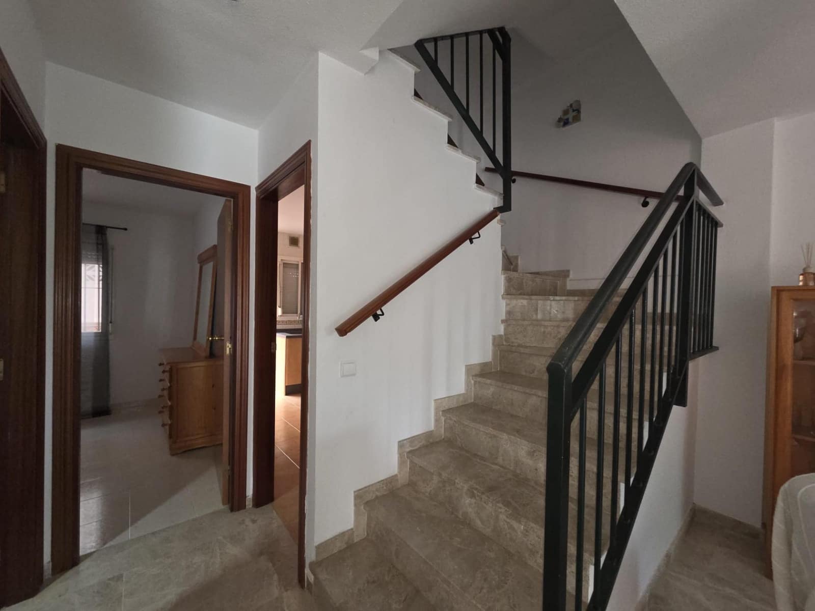 4 makuuhuone Rivitalo myytävänä paikassa Chilches mukana uima-altaan 
autotalli - 395 000 € (Ref: 9385554)