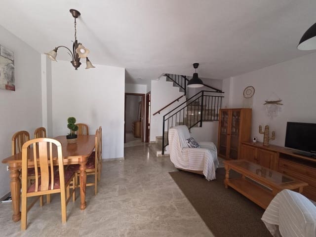 4 makuuhuone Rivitalo myytävänä paikassa Chilches, Vélez-Málaga mukana uima-altaan 
autotalli - 395 000 € (Ref: 9385554)