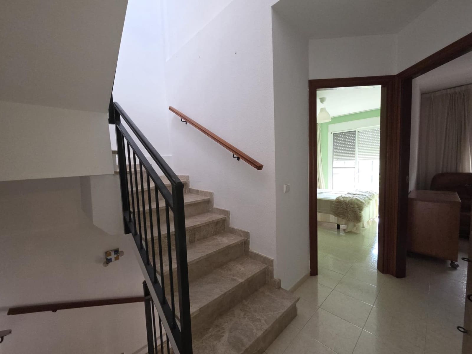 4 makuuhuone Rivitalo myytävänä paikassa Chilches mukana uima-altaan 
autotalli - 395 000 € (Ref: 9385554)