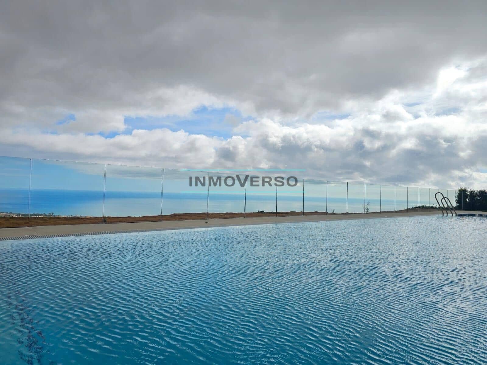 2 bedroom Flat for sale in Benagalbon with pool garage - € 410,000 (Ref: 9410934)