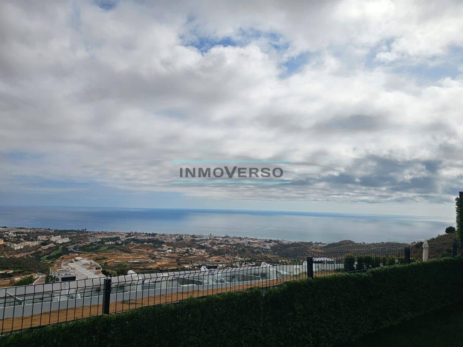 2 bedroom Flat for sale in Benagalbon with pool garage - € 410,000 (Ref: 9410934)