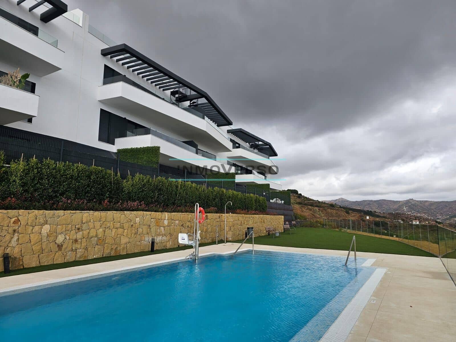 2 bedroom Flat for sale in Benagalbon with pool garage - € 410,000 (Ref: 9410934)