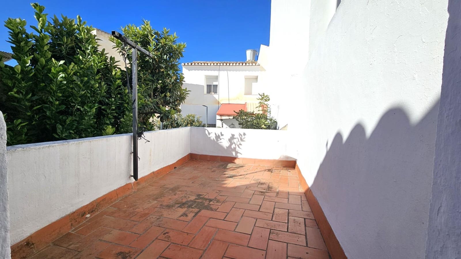 2 makuuhuone Omakotitalo myytävänä paikassa Benamargosa - 85 000 € (Ref: 9422374)