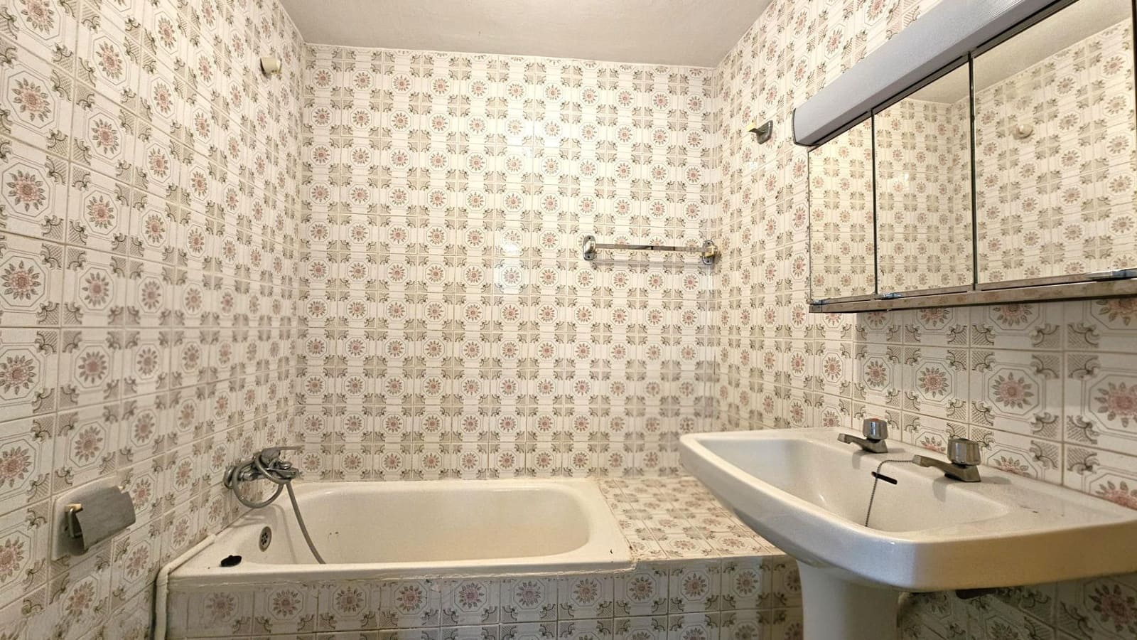 5 bedroom Townhouse for sale in Benamargosa - € 110,000 (Ref: 9427142)