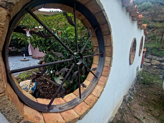 2 sypialnia Finka/Dom wiejski na sprzedaż w Sayalonga - 210 000 € (Ref: 9471200)