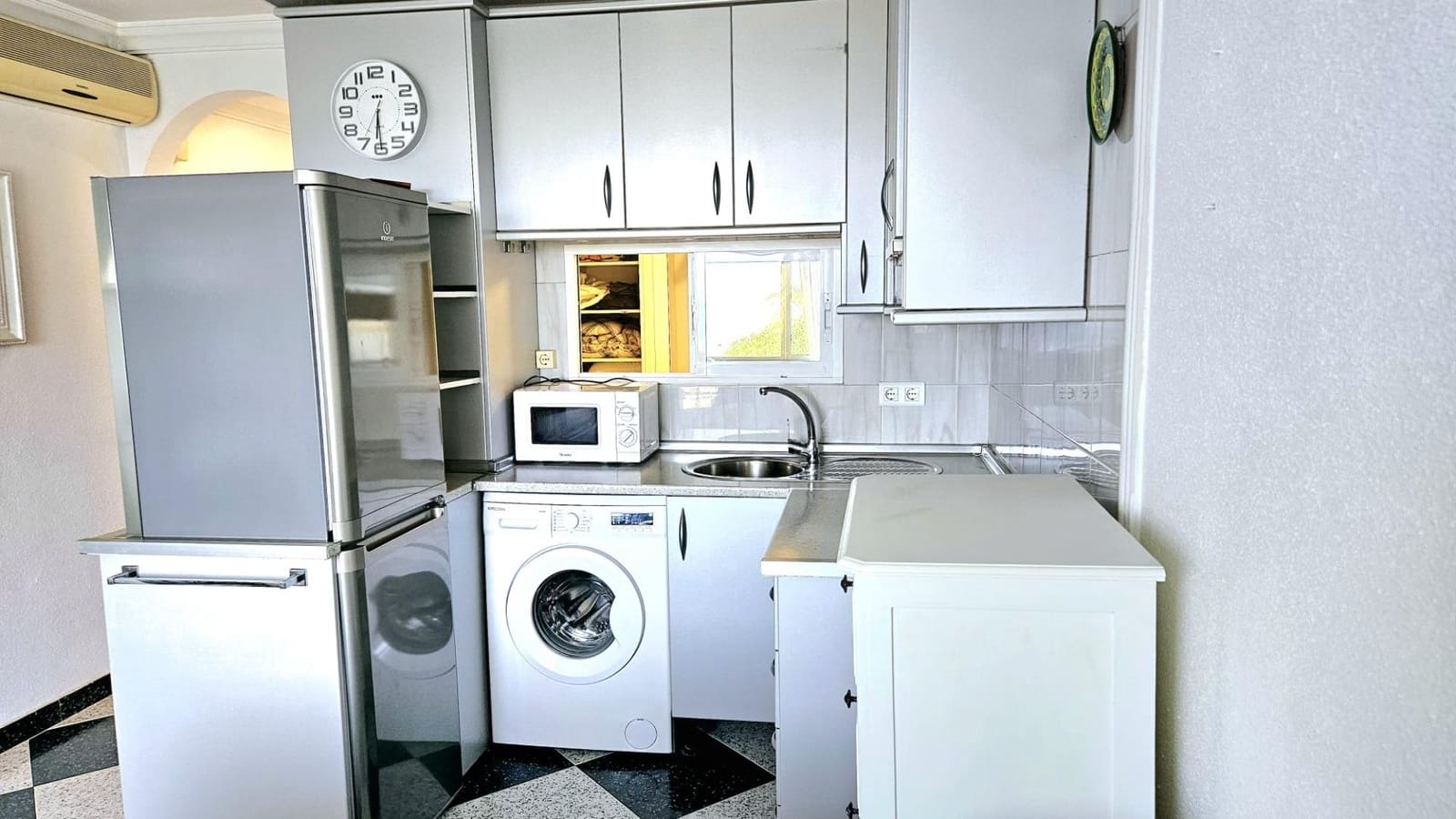 1 bedroom Apartment for sale in La Cala del Moral with pool - € 195,000 (Ref: 9488338)