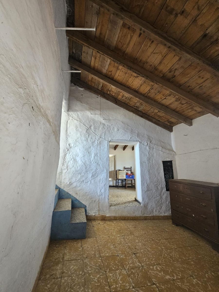 6 bedroom Townhouse for sale in Los Romanes - € 180,000 (Ref: 9494564)