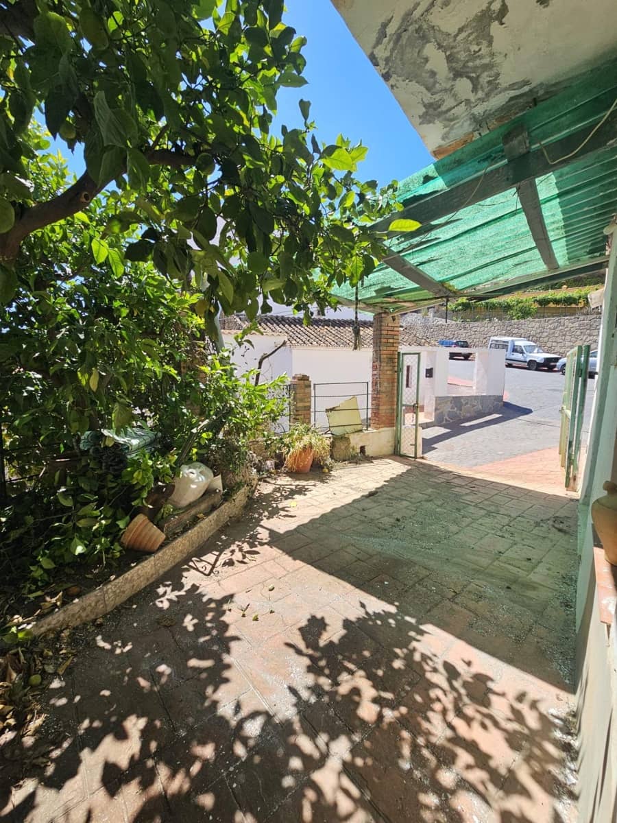 6 bedroom Townhouse for sale in Los Romanes - € 180,000 (Ref: 9494564)