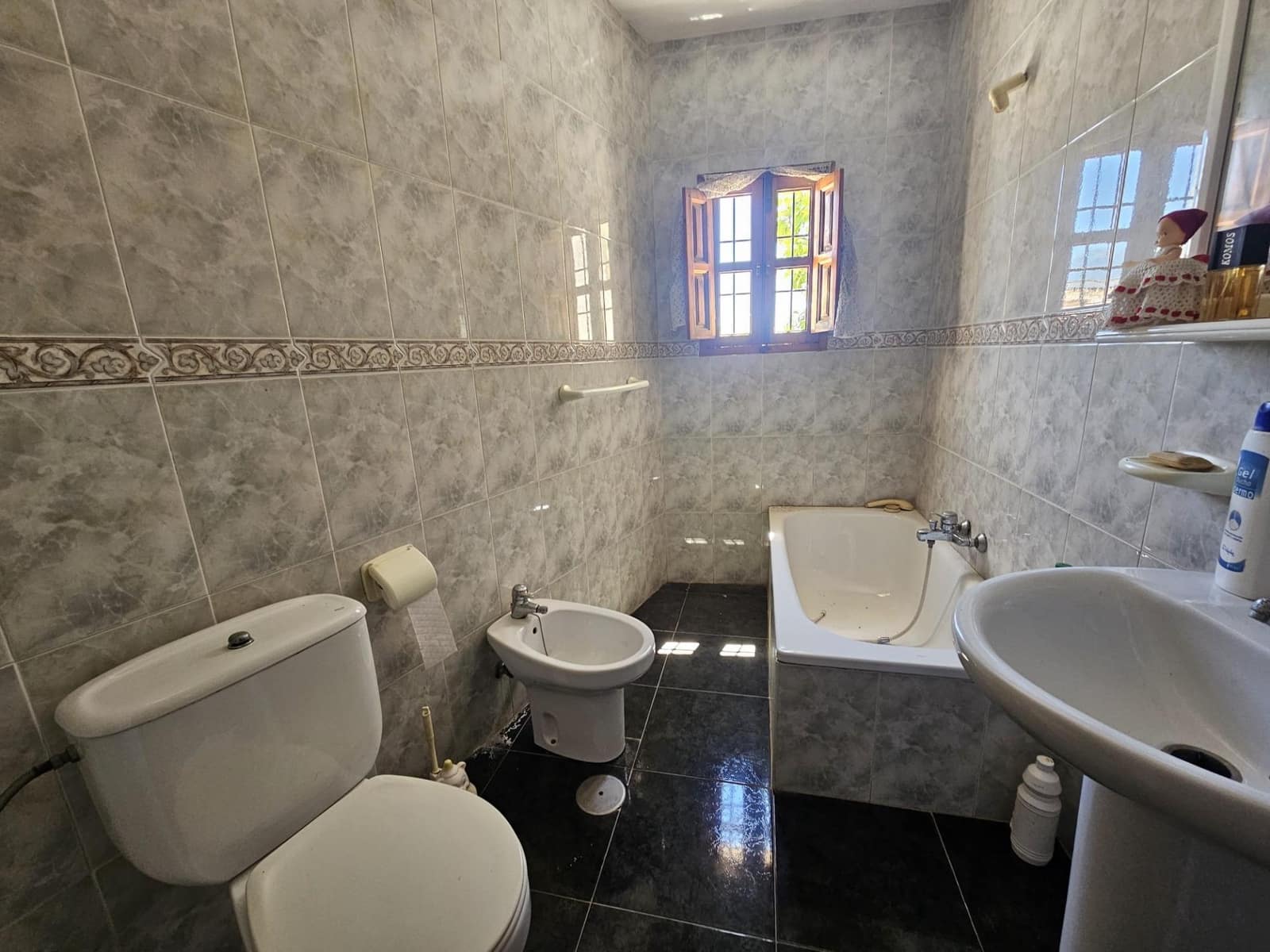 6 bedroom Townhouse for sale in Los Romanes - € 180,000 (Ref: 9494564)