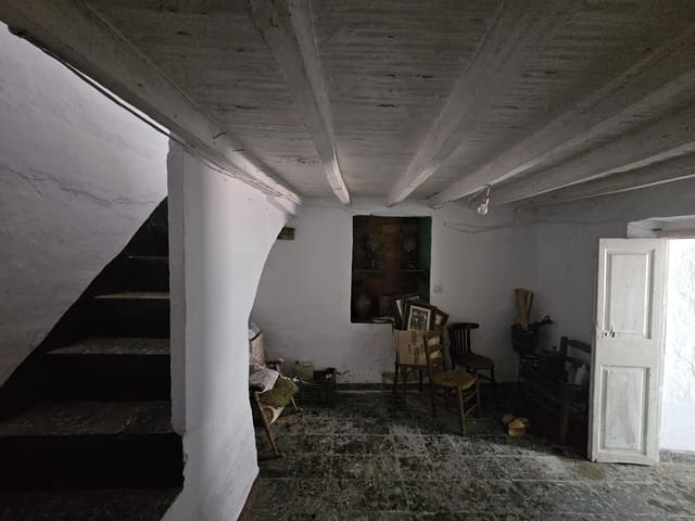 6 bedroom Townhouse for sale in Los Romanes, Viñuela - € 180,000 (Ref: 9494564)