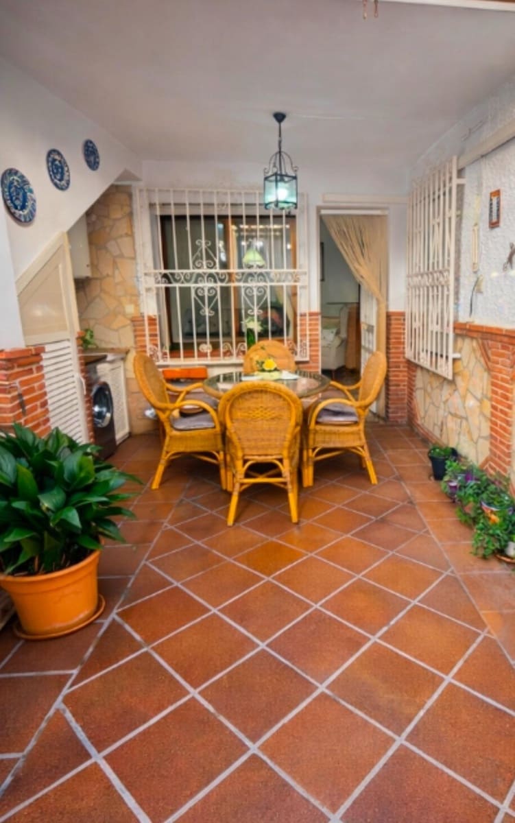 6 sypialnia Willa na sprzedaż w Periana z garażem - 350 000 € (Ref: 9499010)