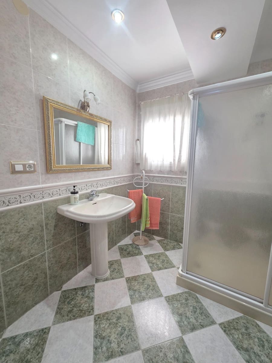 6 sypialnia Willa na sprzedaż w Periana z garażem - 350 000 € (Ref: 9499010)